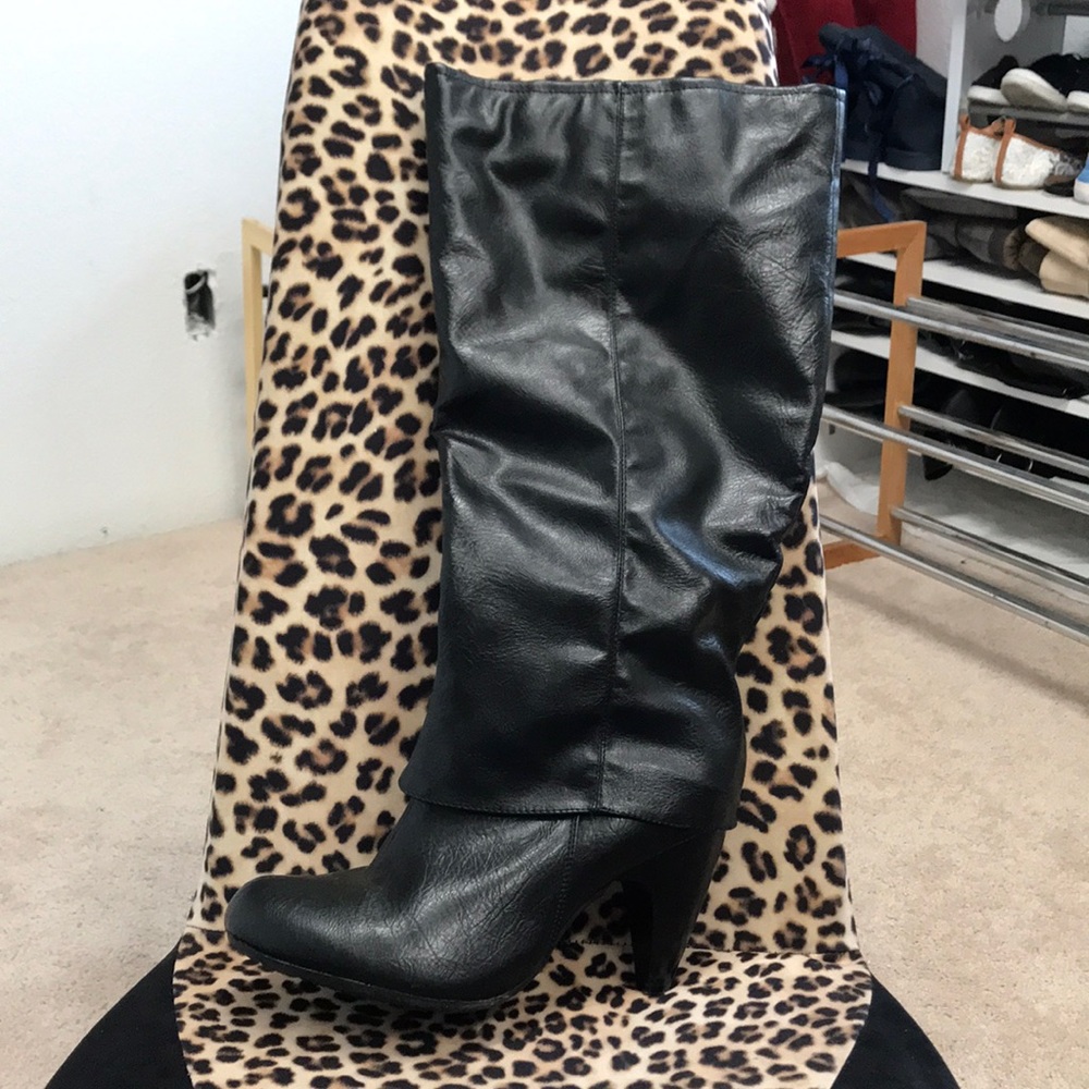 Black boots size 11